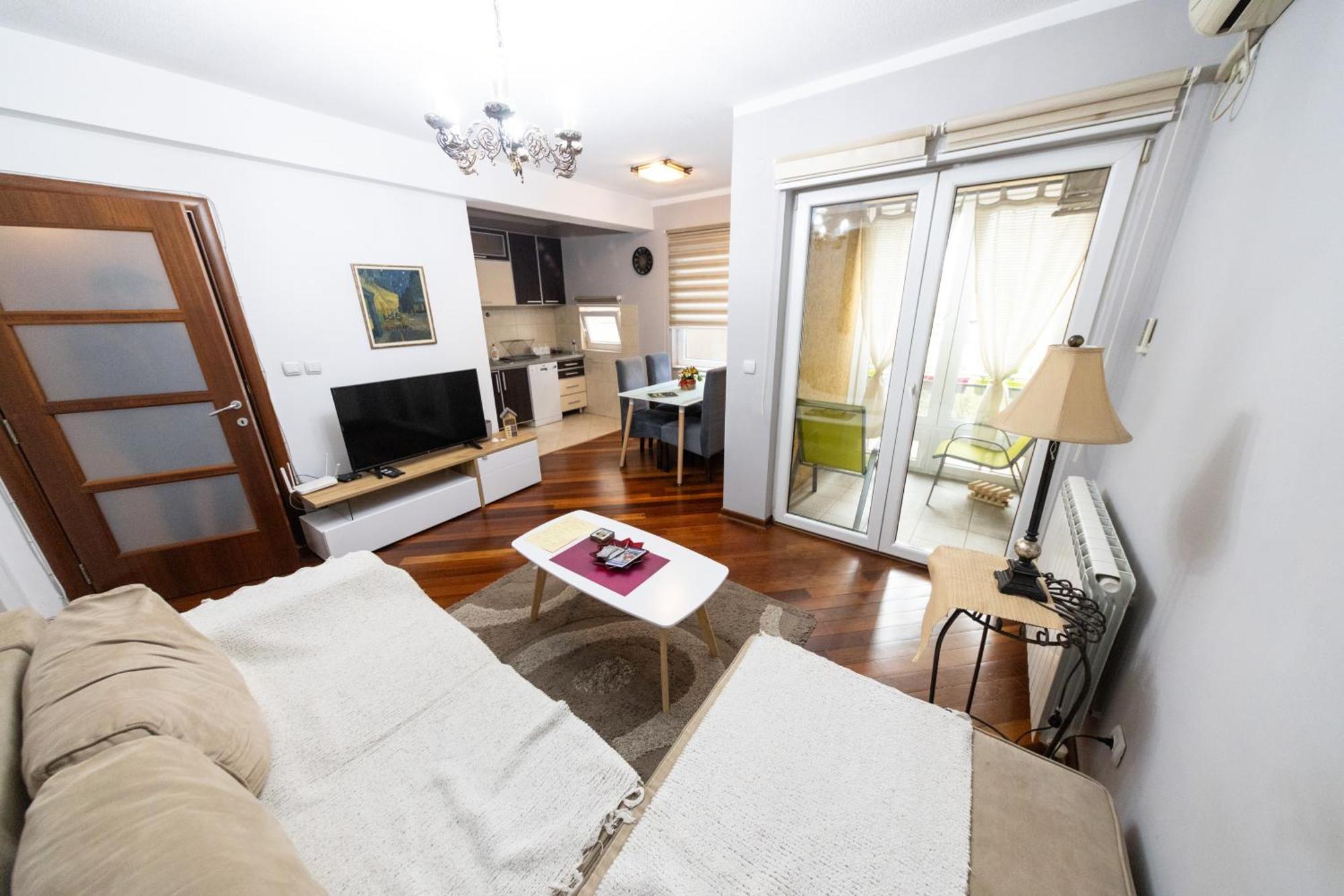 Lux Place Apartments Downtown Kragujevac Dış mekan fotoğraf