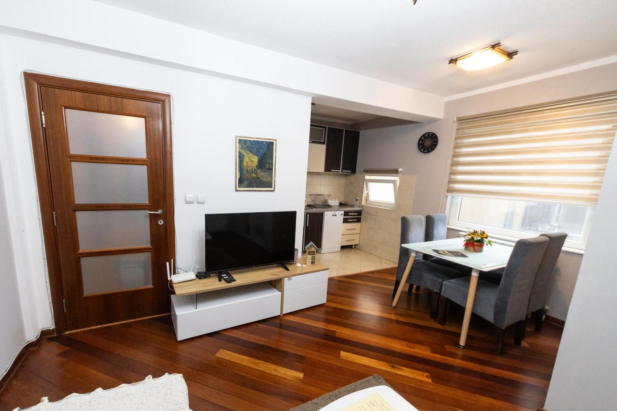 Lux Place Apartments Downtown Kragujevac Dış mekan fotoğraf